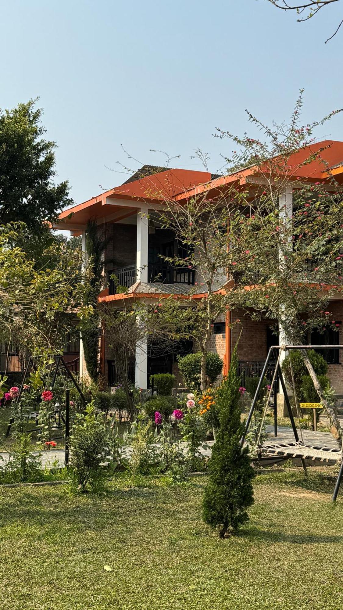 Chautari Garden Resort Sauraha Exterior photo