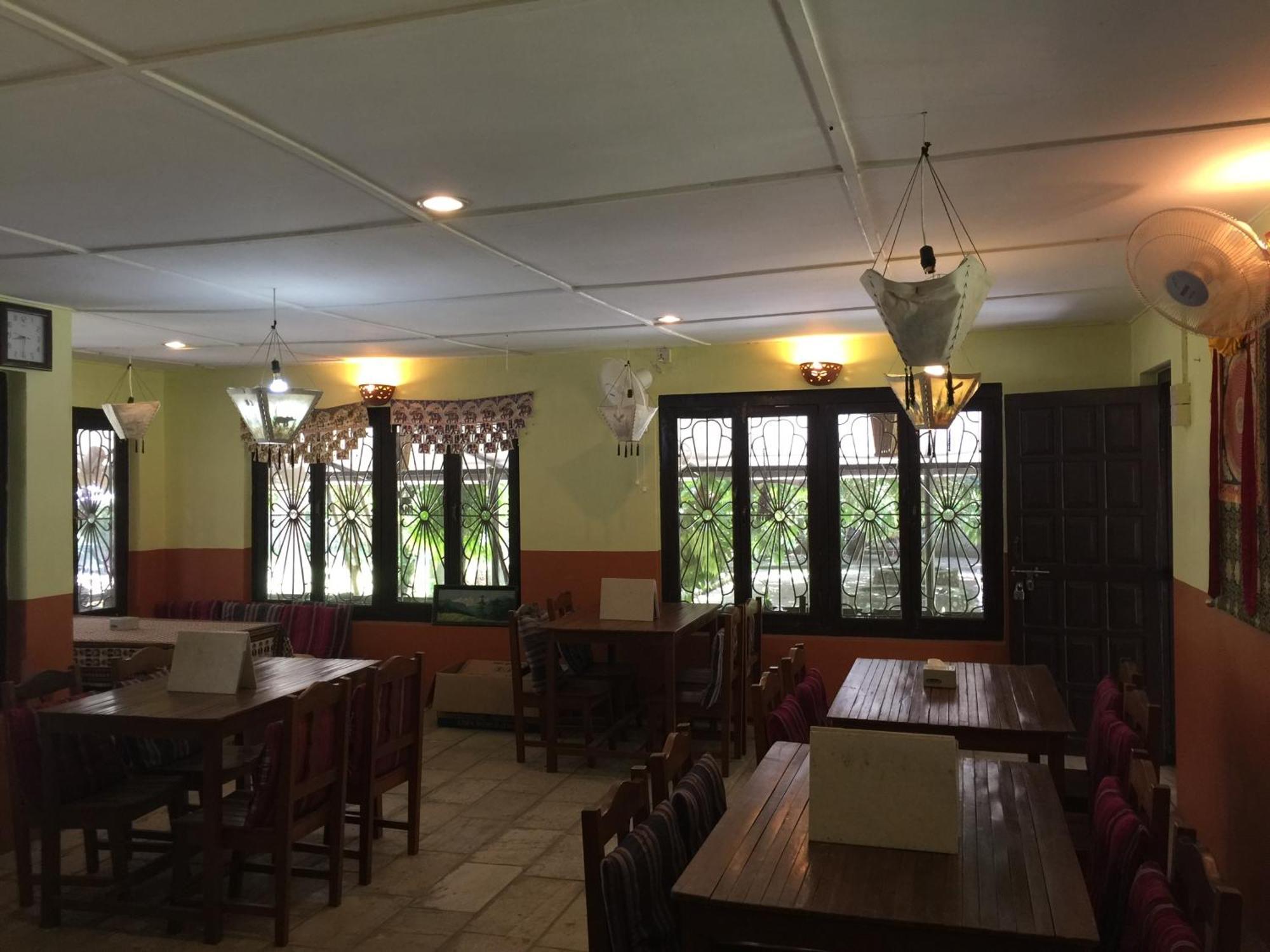 Chautari Garden Resort Sauraha Exterior photo