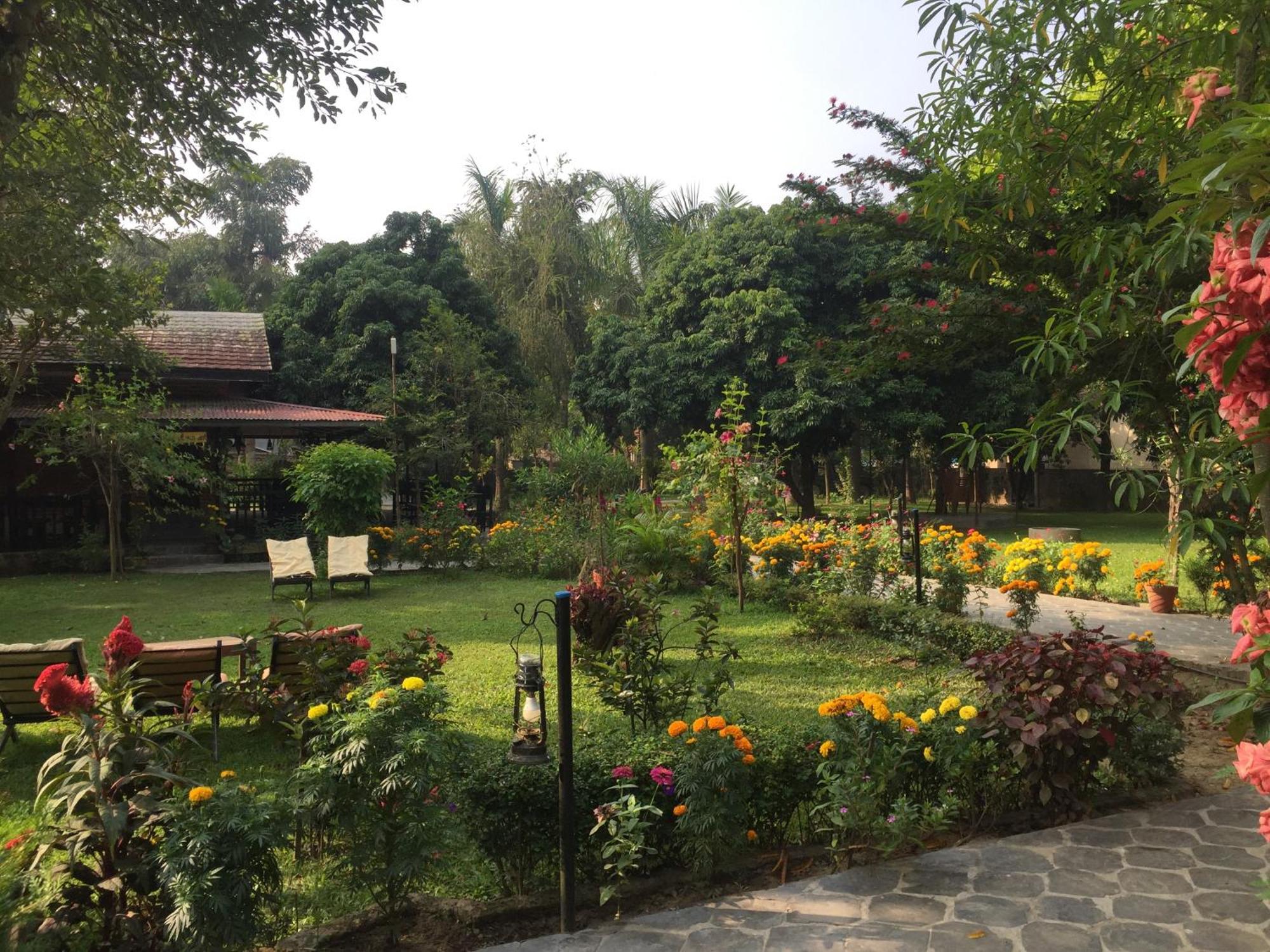 Chautari Garden Resort Sauraha Exterior photo