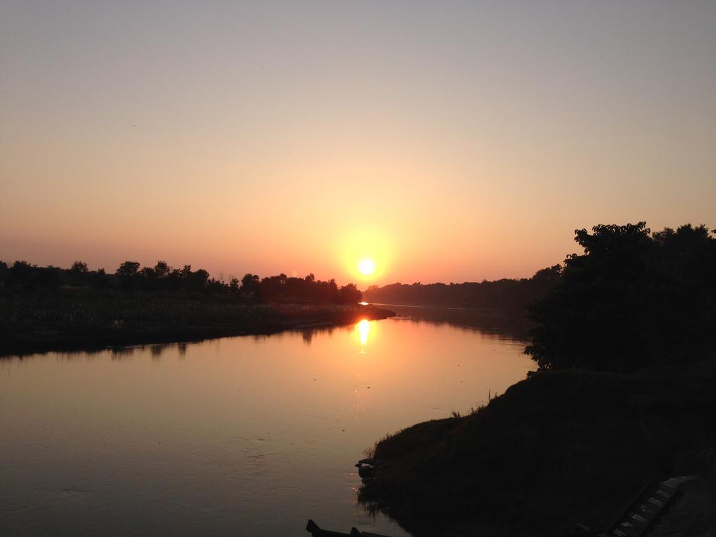 Chautari Garden Resort Sauraha Exterior photo