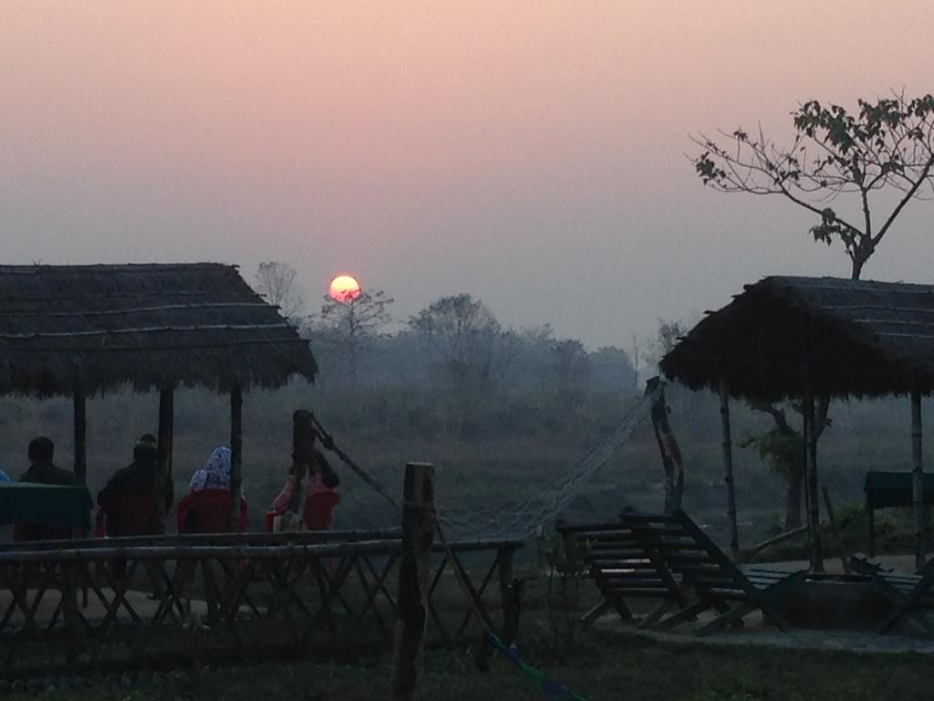 Chautari Garden Resort Sauraha Exterior photo