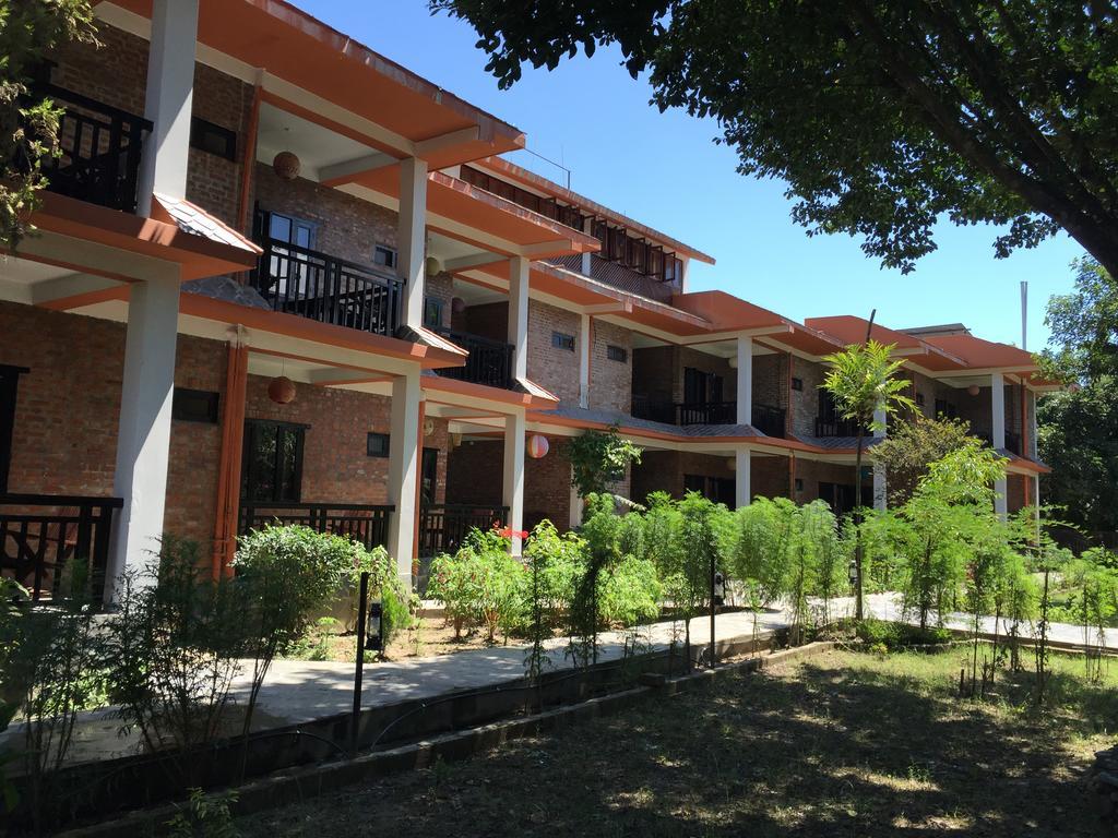 Chautari Garden Resort Sauraha Exterior photo